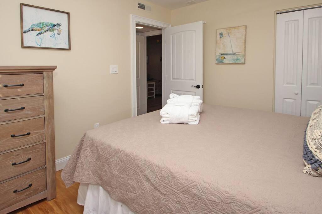 Cute 2 Bedroom, 2 Bath Condo At Folly Field Beach Hilton Head Island Buitenkant foto