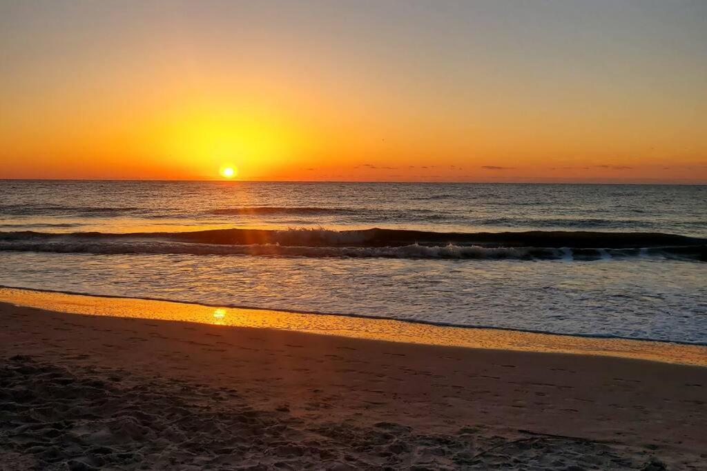 Cute 2 Bedroom, 2 Bath Condo At Folly Field Beach Hilton Head Island Buitenkant foto