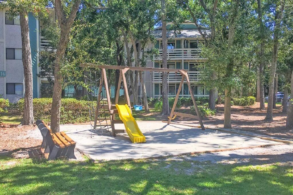 Cute 2 Bedroom, 2 Bath Condo At Folly Field Beach Hilton Head Island Buitenkant foto