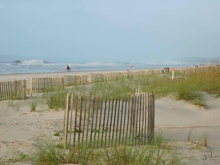Cute 2 Bedroom, 2 Bath Condo At Folly Field Beach Hilton Head Island Buitenkant foto